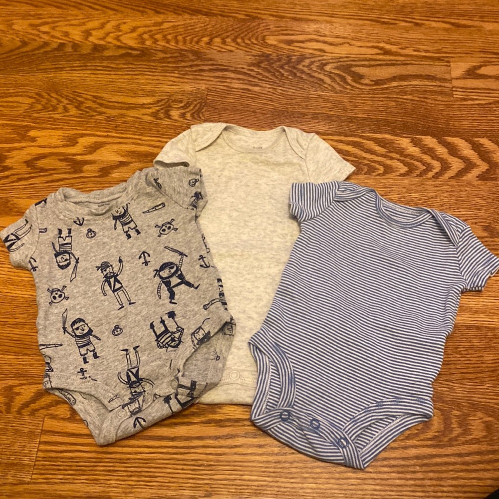 Carter’s 3-pack shortsleeved bodysuits